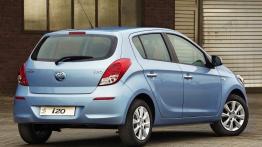Hyundai i20 Facelifting - widok z tyłu