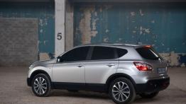 Nissan Qashqai Facelifting - lewy bok