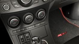 Mazda 3 II MPS Facelifting - konsola środkowa