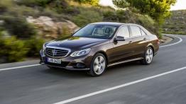 Mercedes E 300 BlueTEC HYBRID Facelifting - lewy bok