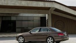 Mercedes E 300 BlueTEC HYBRID Facelifting - lewy bok