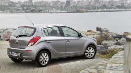 Hyundai i20 Facelifting - prawy bok