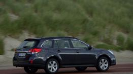 Subaru Outback IV Facelifting - widok z tyłu