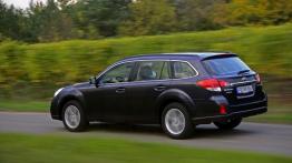Subaru Outback IV Facelifting - widok z tyłu