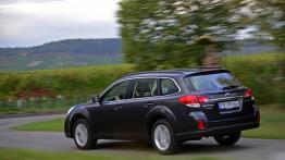 Subaru Outback IV Facelifting - widok z tyłu