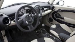 Mini Clubman D Facelifting - pełny panel przedni