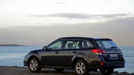 Subaru Outback IV Facelifting - widok z tyłu