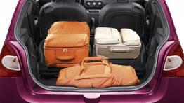 Renault Twingo II Facelifting - tylna kanapa złożona, widok z bagażnika