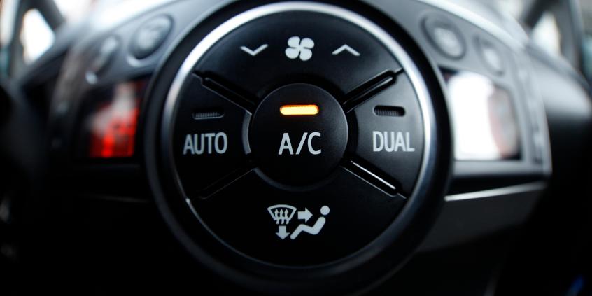 Serwis klimatyzacji – nawet zimą! Dlaczego ozonowanie i odgrzybianie są kluczowe w grudniu?