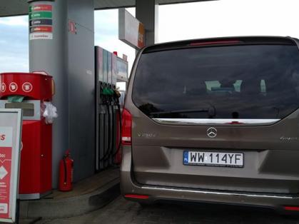 #Mercedes #KlasaV #CircleK #tankowanie