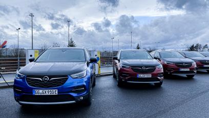 Opel Grandland X Hybrid 4 – koniec z marudzeniem
