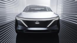 Czy podwyższony sportowy sedan ma sens?