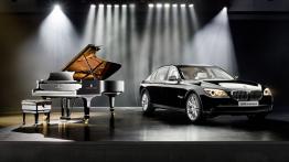 BMW Seria 7 Steinway and Sons - widok z przodu