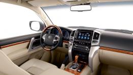 Toyota Land Cruiser V8 - mastodont