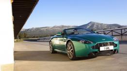 Aston Martin V8 Vantage S Volante - widok z przodu