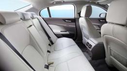 Jaguar XE debiutuje na polskim rynku - znamy ceny!