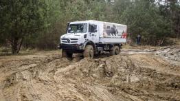 Unimog i Arocs - teren im niestraszny