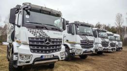 Unimog i Arocs - teren im niestraszny