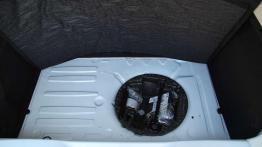 BMW i3 vs Renault Zoe - elektryzują miasto