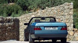 Mercedes Klasa E 1991 Cabrio - widok z tyłu