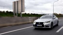 Lexus LS - poprzeczka nigdy nie jest dość wysoko
