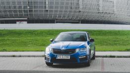 Skoda Octavia RS. To auto nie skręca zbyt mocno