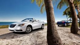 Chrysler 200 Cabrio - widok z przodu