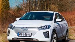 Hyundai Ioniq Electric - tanio i zwyczajnie nie znaczy nudno
