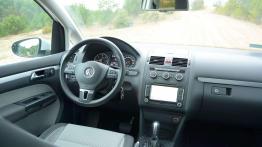 Volkswagen Cross Touran - z rodziną za miasto