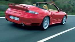 Porsche 911 996 Turbo Cabrio - widok z tyłu