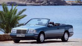 Mercedes Klasa E 1991 Cabrio - widok z przodu