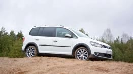Volkswagen Cross Touran - z rodziną za miasto