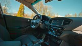 Hyundai Ioniq Electric - tanio i zwyczajnie nie znaczy nudno