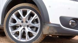 Volkswagen Cross Touran - z rodziną za miasto