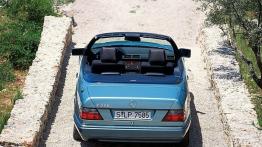 Mercedes Klasa E 1991 Cabrio - widok z góry