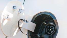 Hyundai Ioniq Electric - tanio i zwyczajnie nie znaczy nudno