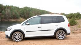 Volkswagen Cross Touran - z rodziną za miasto