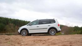 Volkswagen Cross Touran - z rodziną za miasto