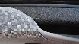 BMW i3 vs Renault Zoe - elektryzują miasto