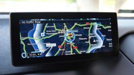 BMW i3 vs Renault Zoe - elektryzują miasto