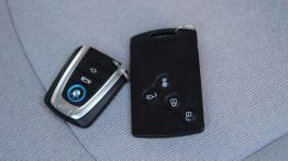 BMW i3 vs Renault Zoe - elektryzują miasto