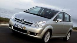 Toyota Corolla Verso - widok z przodu