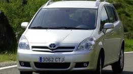 Toyota Corolla Verso - widok z przodu