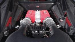 Ferrari 458 Italia Novitec Rosso - pokrywa silnika otwarta
