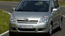 Toyota Corolla Verso - widok z przodu
