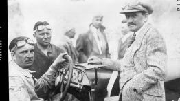 Zero litości, nawet w urodziny. Zobacz, jak niemieccy rywale zareagowali na 140-lecie Mercedesa