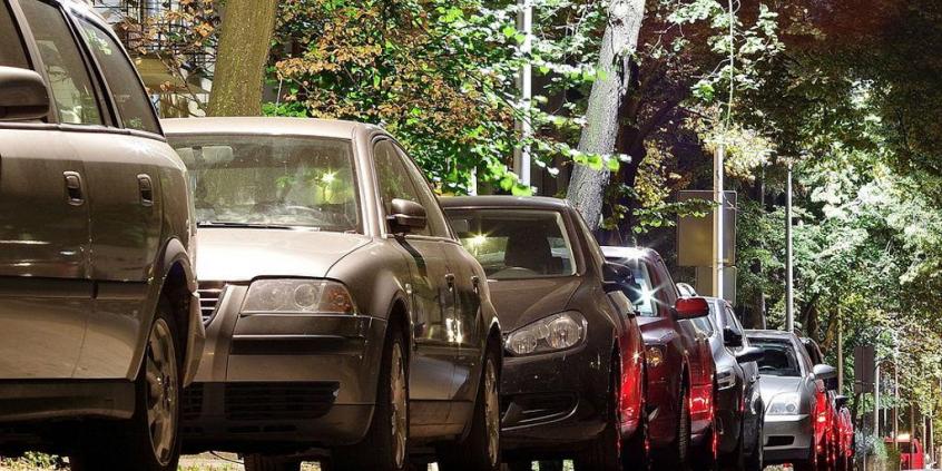 W Warszawie chcą ukrócić parkowanie w niedozwolonych miejscach