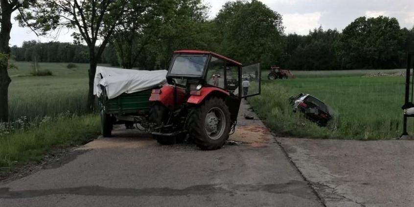 Po zderzeniu z BMW rozpadł się na dwie części