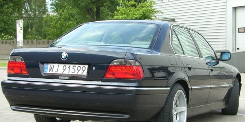 BMW Seria 7 E38 Sedan - galeria społeczności