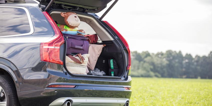 Elektryczne auto rodzinne w Polsce (2026) – Czy zasięg w końcu przegrywa z praktycznością?